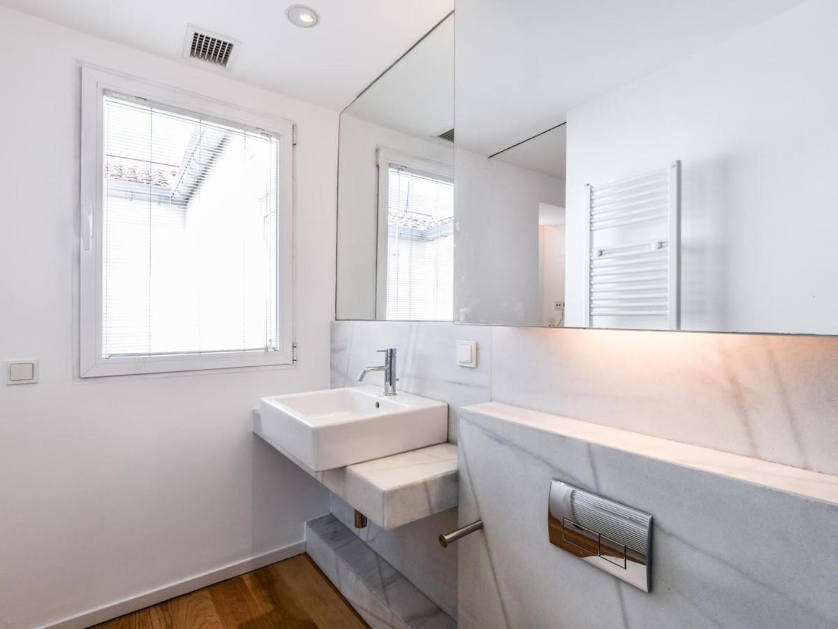 Apartamento De Diseno De Lujo En Lavapies Alquiler Temporal Мадрид Екстериор снимка